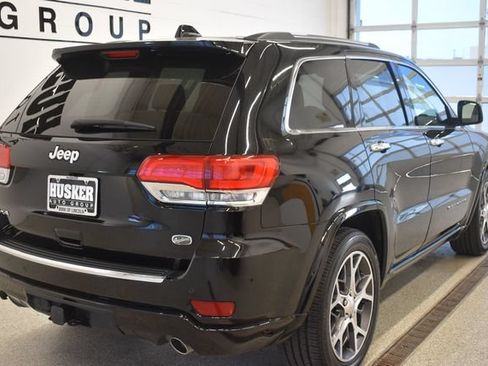Used 2019 Jeep Grand Cherokee Overland AWD/4WD image 4