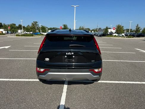 Certified 2024 Kia Niro LX FWD image 9