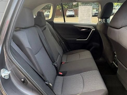 Used 2020 Toyota RAV4 XLE w/ Convenience Package AWD/4WD image 16