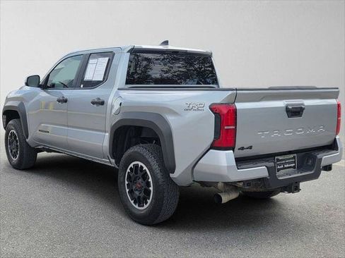 Used 2024 Toyota Tacoma TRD Off-Road AWD/4WD image 5