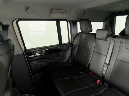 Used 2025 INEOS Grenadier Fieldmaster Edition AWD/4WD image 42