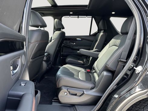 Certified 2025 Honda Pilot TrailSport image 20