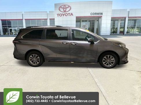 Certified 2024 Toyota Sienna XLE image 9