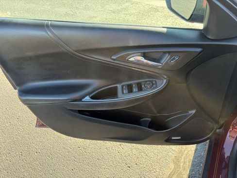 Used 2016 Chevrolet Malibu LT w/ Leather Package FWD image 12
