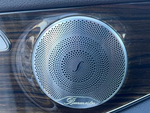 Used 2017 Mercedes-Benz GLC 300 4MATIC image 32