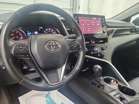 Used 2022 Toyota Camry XSE w/ Carpet Mat Package (TMS) FWD image 5