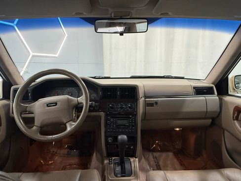Used 1996 Volvo 960 Sedan RWD image 9