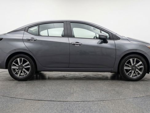 Used 2025 Nissan Versa SV FWD image 11