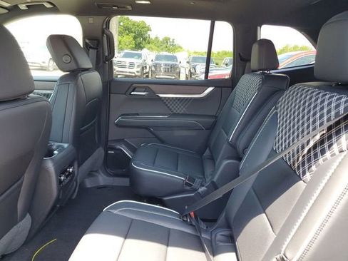 New 2026 GMC Acadia Denali w/ Super Cruise Package FWD image 11