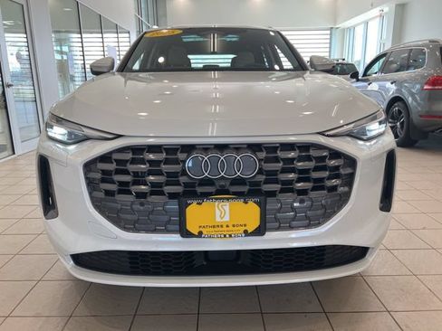 Used 2025 Audi Q5 Premium w/ Convenience Package AWD/4WD image 2
