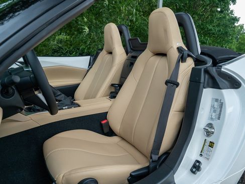 Used 2026 MAZDA MX-5 Miata Grand Touring RWD image 16