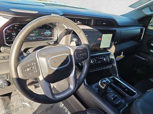 Used 2024 GMC Sierra 1500 Denali w/ Denali Reserve Package AWD/4WD image 10