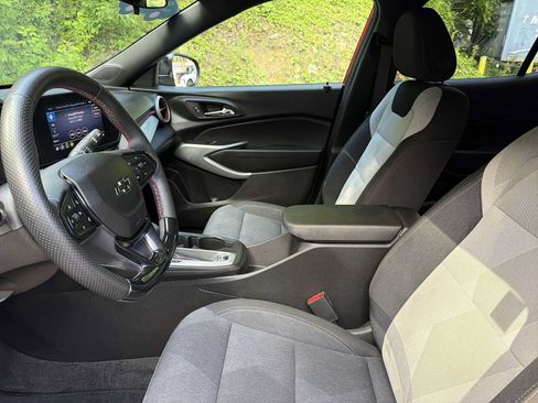 Certified 2024 Chevrolet Trax RS w/ Driver Confidence Package FWD image 17