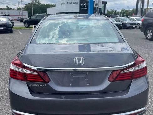 Used 2017 Honda Accord EX-L image 7