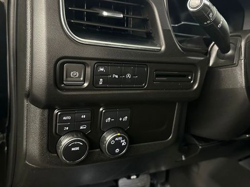 Used 2024 Chevrolet Suburban LT image 14