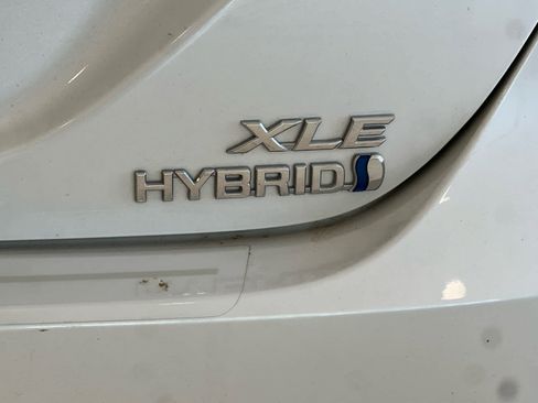 Used 2023 Toyota Camry XLE w/ Protection Package (Q2) (TMS) FWD image 9