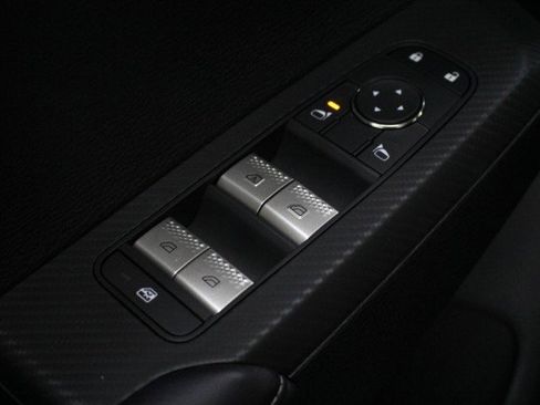 New 2025 Mitsubishi Outlander ES image 18