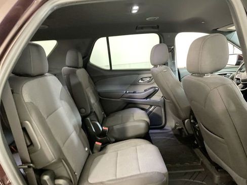 Used 2023 Chevrolet Traverse LT FWD image 25