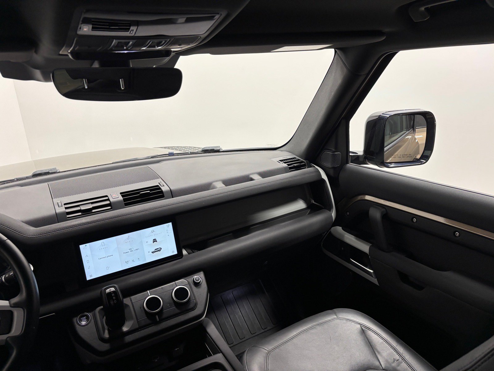 Used 2023 Land Rover Defender 110 S AWD/4WD image 34