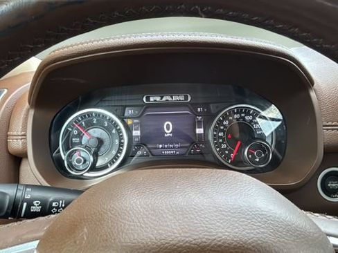 Used 2019 RAM 1500 Laramie AWD/4WD image 15