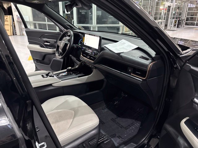 Used 2024 Toyota Grand Highlander AWD Hybrid image 34