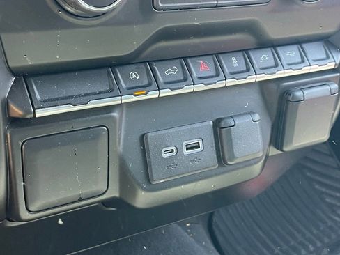 Used 2021 Chevrolet Silverado 1500 Custom image 11