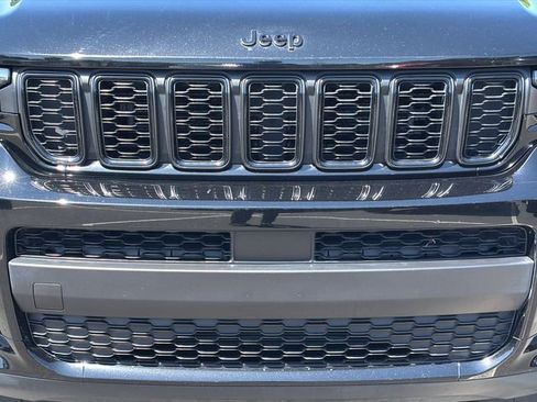 Certified 2024 Jeep Grand Cherokee L Laredo AWD/4WD image 24