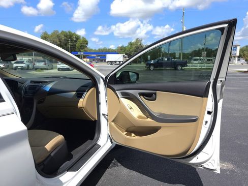 Used 2013 Hyundai Elantra GLS w/ Preferred Pkg FWD image 11