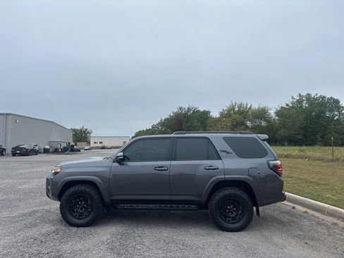 Used 2023 Toyota 4Runner TRD Off-Road Premium image 9