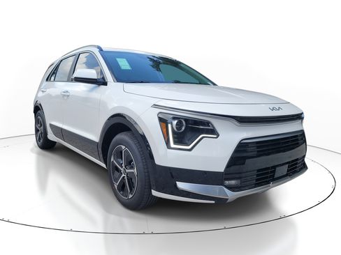 New 2025 Kia Niro SX image 2