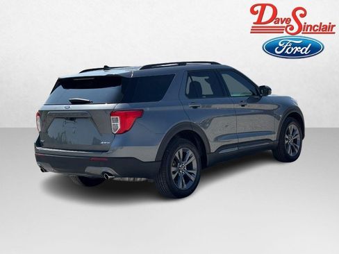 Used 2024 Ford Explorer XLT w/ Equipment Group 202A AWD/4WD image 7