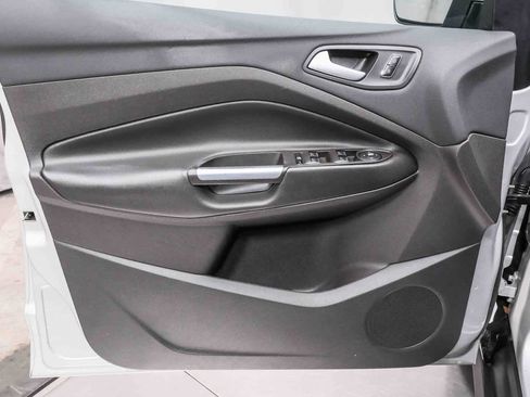 Used 2016 Ford C-MAX SE w/ Equipment Group 202A image 21