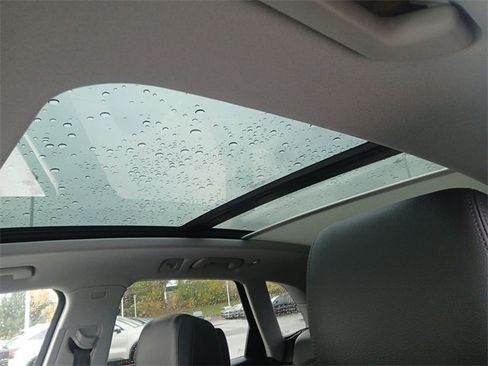 Used 2020 Audi Q5 e Premium Plus w/ Premium Plus Package image 22