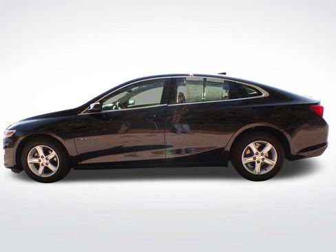 Used 2024 Chevrolet Malibu LS FWD image 2