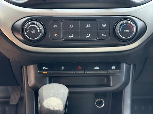 Used 2022 Chevrolet Colorado LT w/ Fleet Safety Package RWD image 19