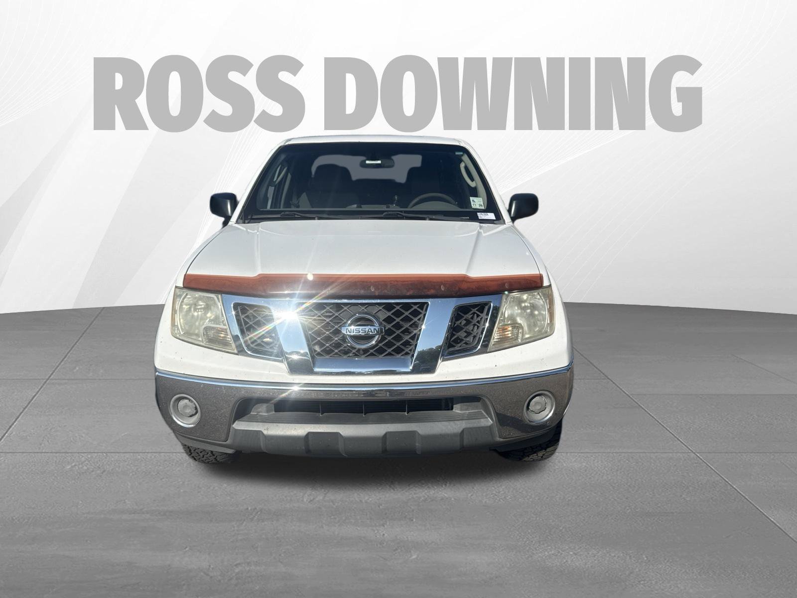 Used 2010 Nissan Frontier SE RWD image 2