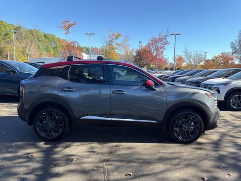 New 2026 Nissan Kicks SR w/ Cold Weather Package image 8