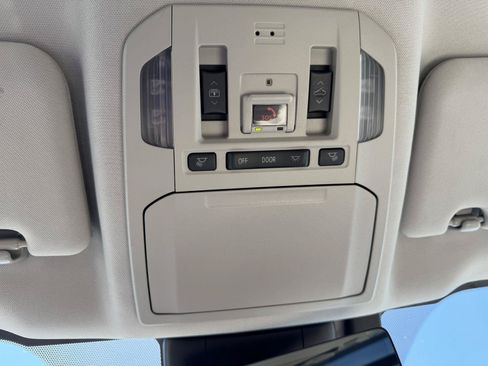 Used 2023 Toyota Highlander Platinum FWD image 15