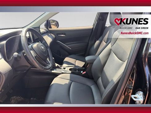 Used 2023 Toyota Corolla Cross XLE w/ Convenience Package AWD/4WD image 22