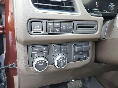 Used 2022 GMC Yukon SLT w/ SLT Luxury Package AWD/4WD image 21