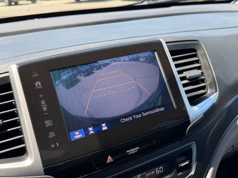 Used 2017 Honda Pilot EX image 18