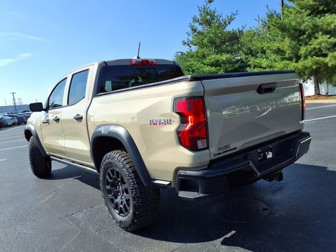 Used 2024 Chevrolet Colorado Trail Boss w/ Technology Package AWD/4WD image 30