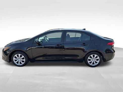 Used 2024 Toyota Corolla LE image 2