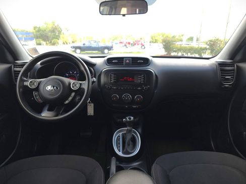 Used 2016 Kia Soul FWD image 17