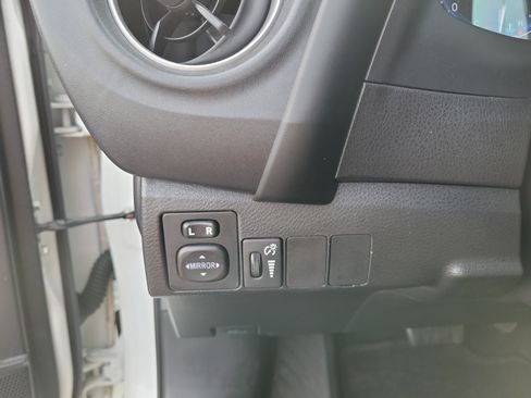 Used 2019 Toyota Corolla LE FWD image 30
