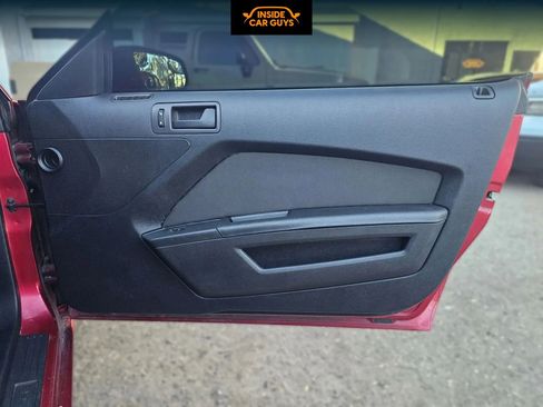 Used 2013 Ford Mustang Coupe image 16