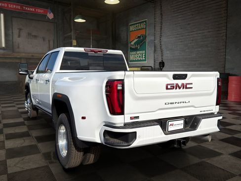 New 2026 GMC Sierra 3500 Denali w/ Denali Reserve Package AWD/4WD image 5