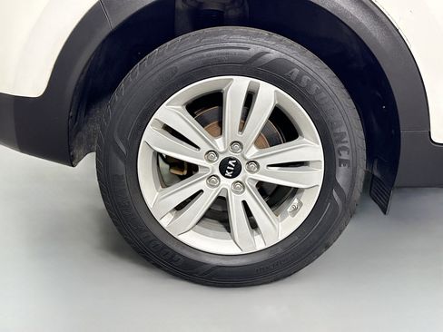 Used 2017 Kia Sportage LX image 32