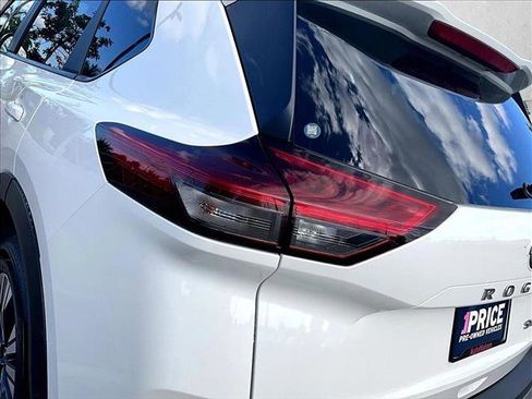 Used 2023 Nissan Rogue SV image 29