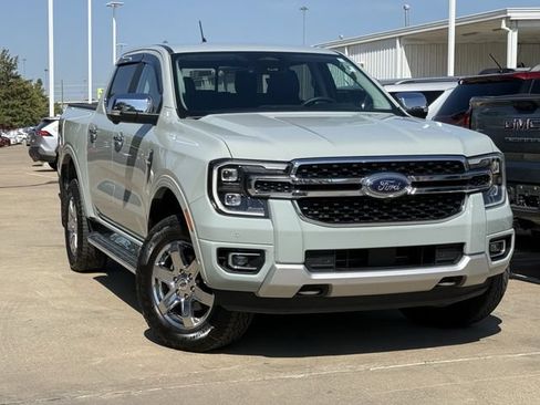 Used 2024 Ford Ranger Lariat w/ Trailer Tow Package AWD/4WD image 2